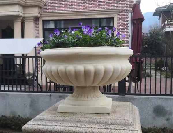 武漢標(biāo)識(shí)工廠(chǎng)中的材料選擇有多重要？這些誤區(qū)你一定要避開(kāi)！